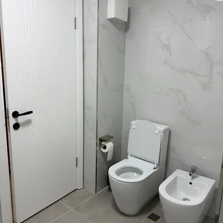 Lika * Golem (Tirana)